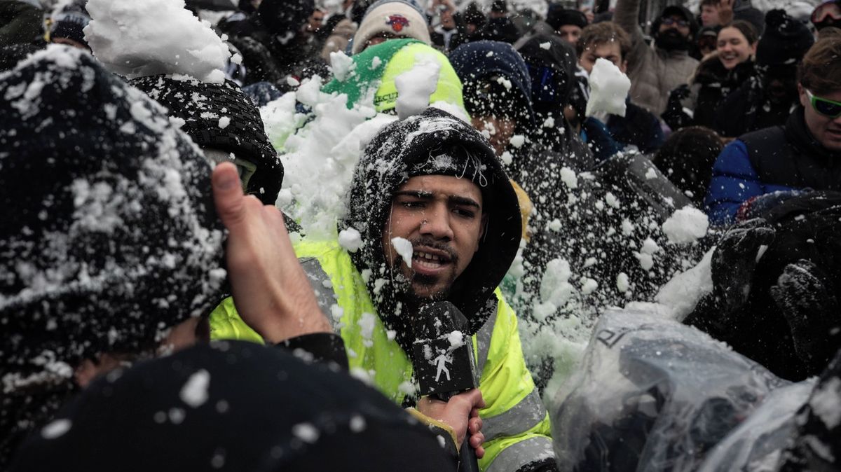 Koulovačka součástí politického boje. Čtyři newyorští policisté jsou zranění